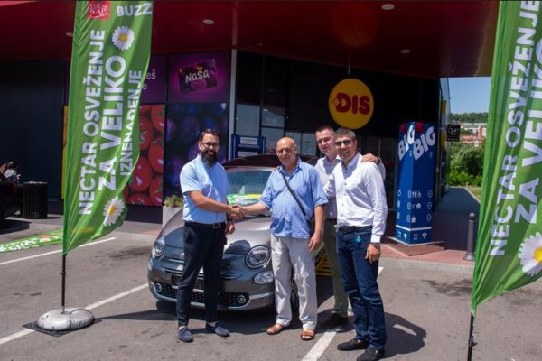 FIAT 500 DOLCEVITA uručen dobitniku nagradne igre „Nectar osveženje, za veliko iznenađenje“